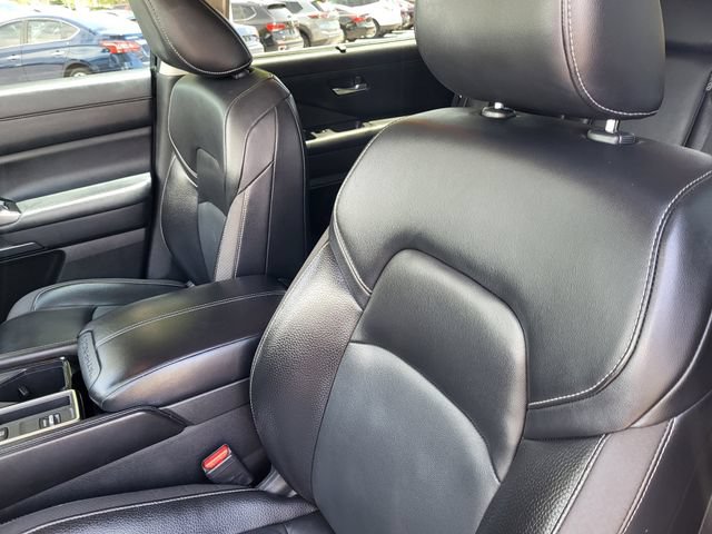 Used 2022 Nissan Pathfinder SL w/ SL Black Package FWD image 18