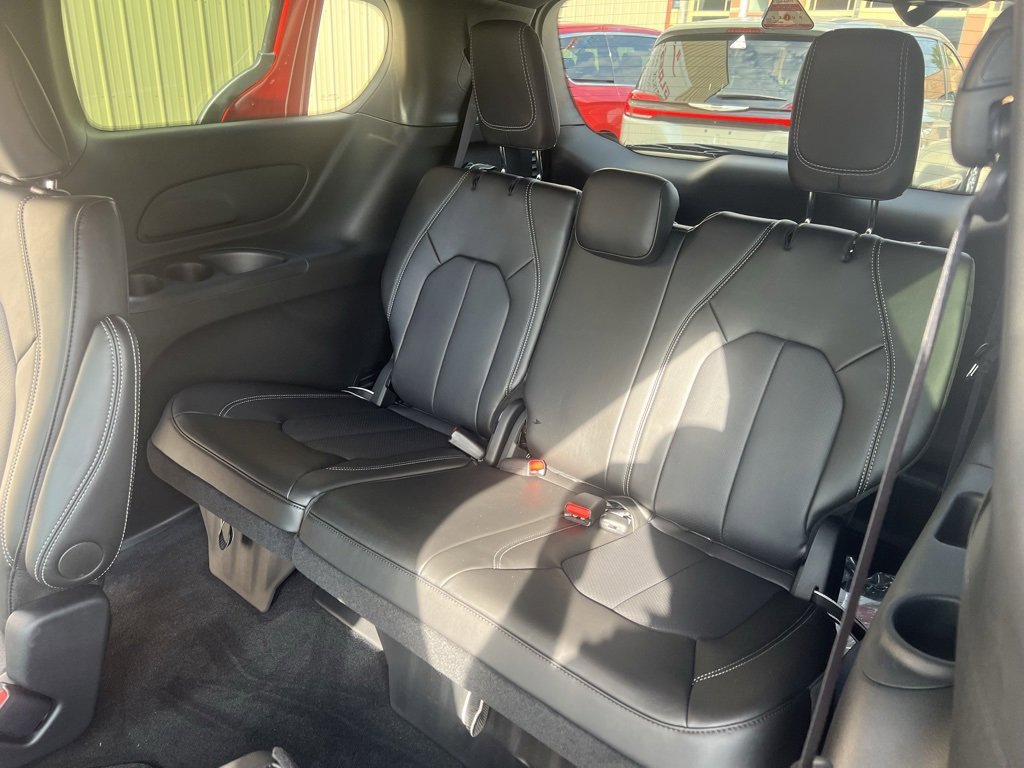 New 2025 Chrysler Pacifica Select image 34