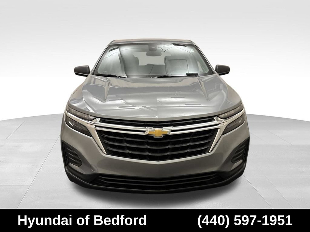 Used 2023 Chevrolet Equinox LS AWD/4WD image 2