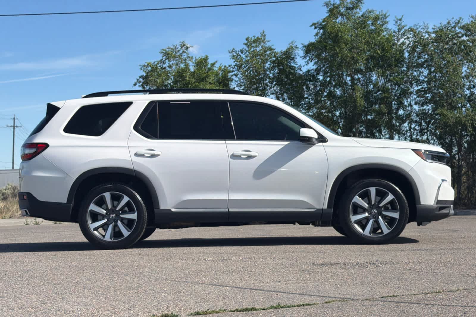 Used 2025 Honda Pilot Touring image 8