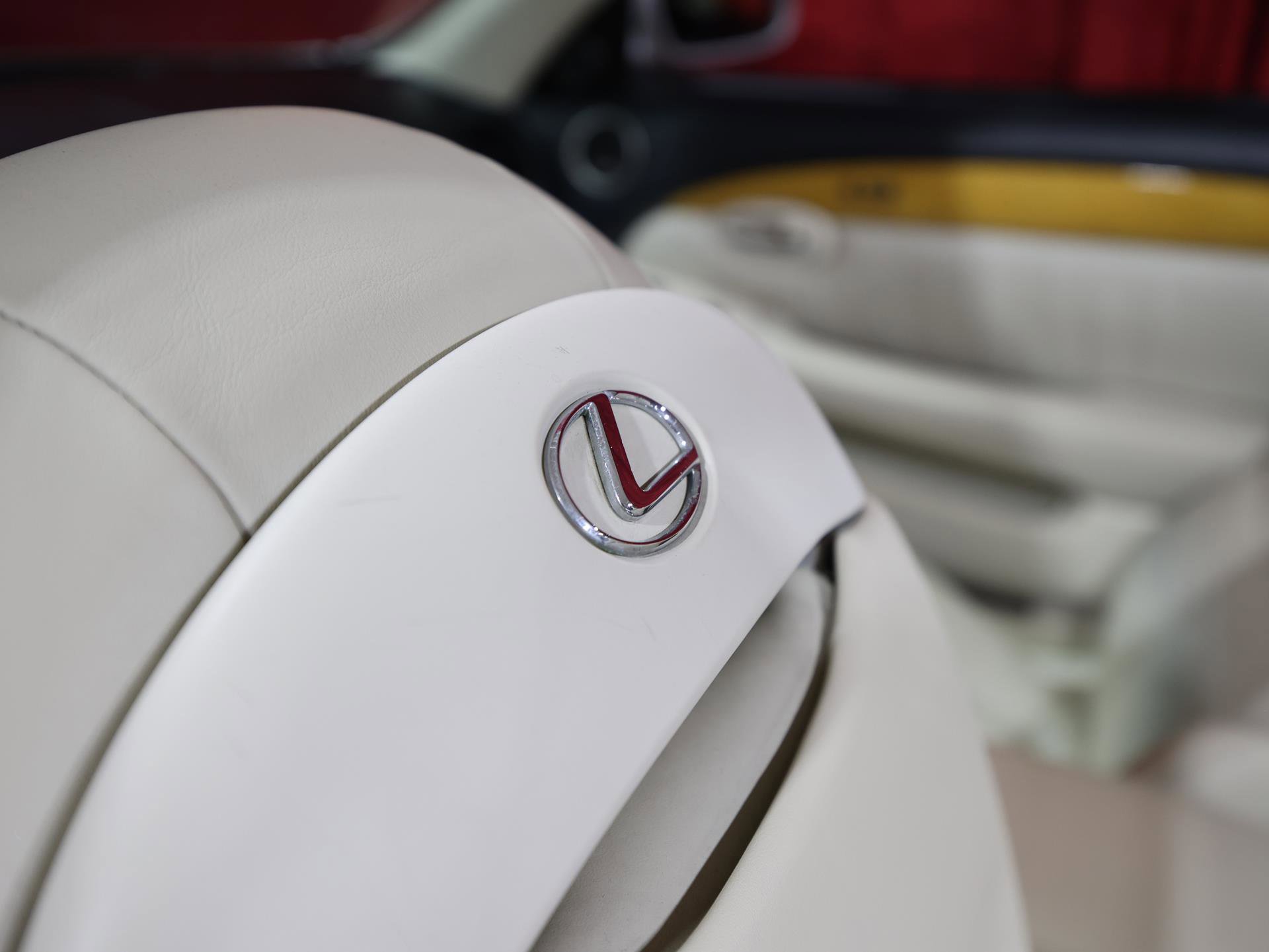 Used 2002 Lexus SC 430 Convertible image 17