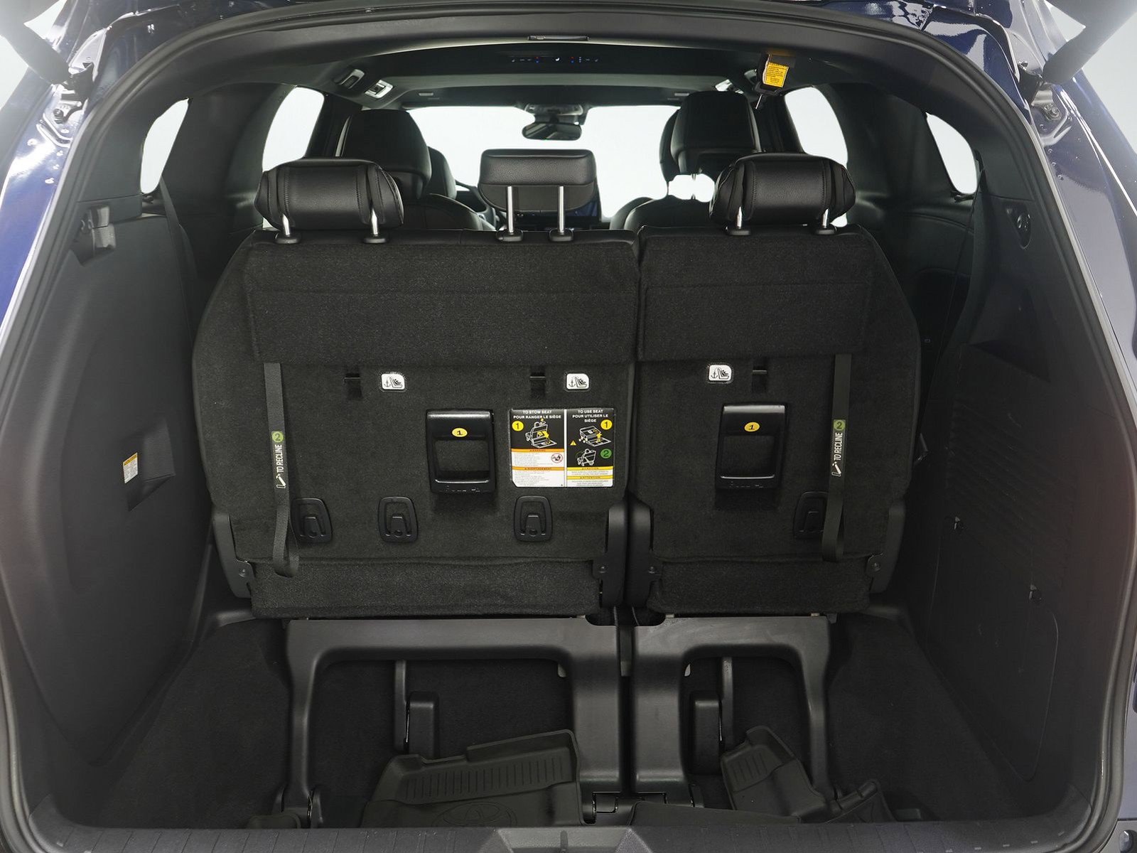 Used 2025 Toyota Sienna Platinum AWD/4WD image 12