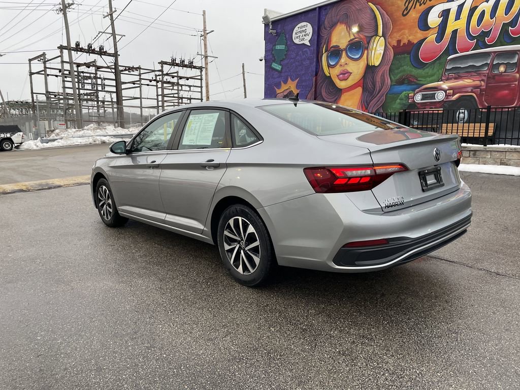 Used 2024 Volkswagen Jetta S image 3