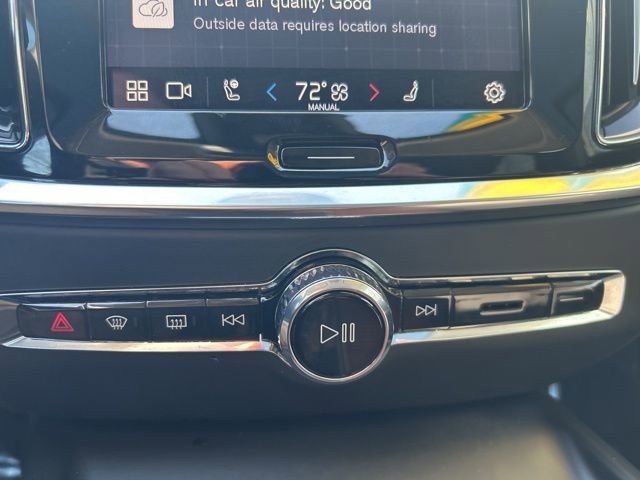 Certified 2025 Volvo V60 B5 Cross Country Plus image 23