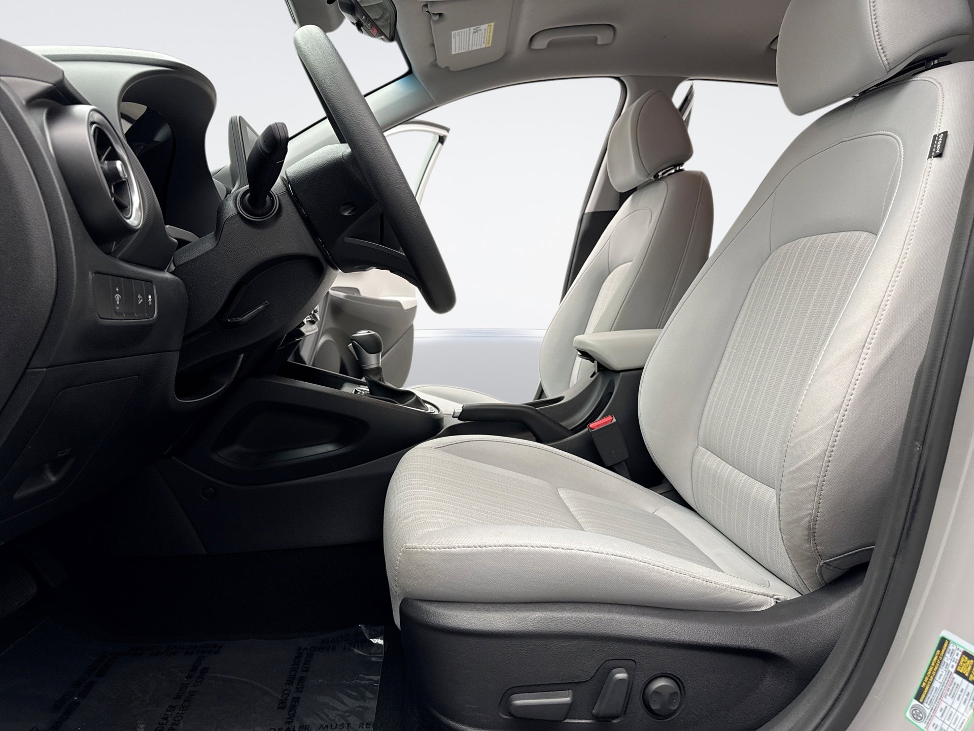 Used 2023 Hyundai Kona SEL image 11