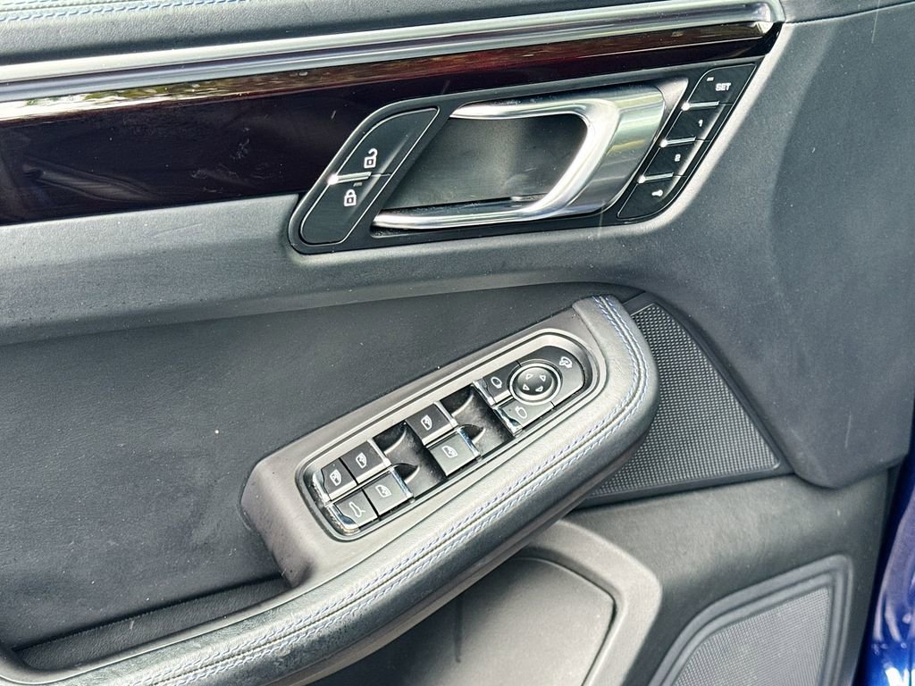 Used 2023 Porsche Macan image 19
