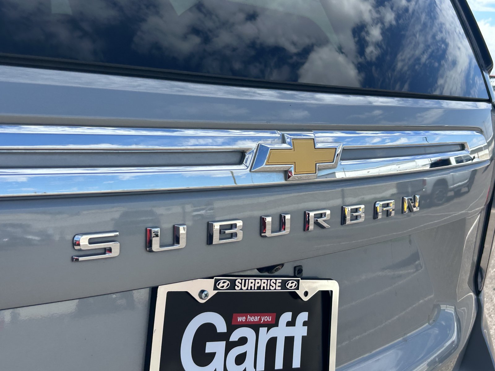 Used 2024 Chevrolet Suburban LT RWD image 9