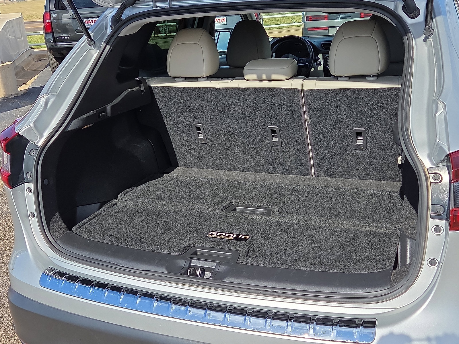 Used 2022 Nissan Rogue Sport SL w/ Premium Package image 8