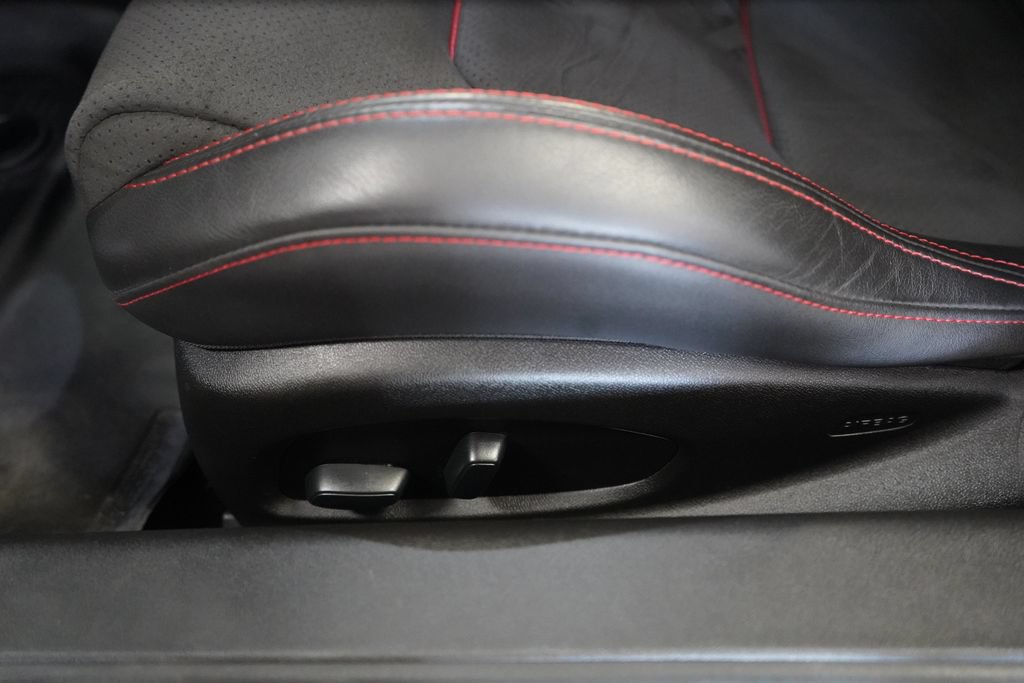 Used 2018 Chevrolet Camaro ZL1 RWD image 18