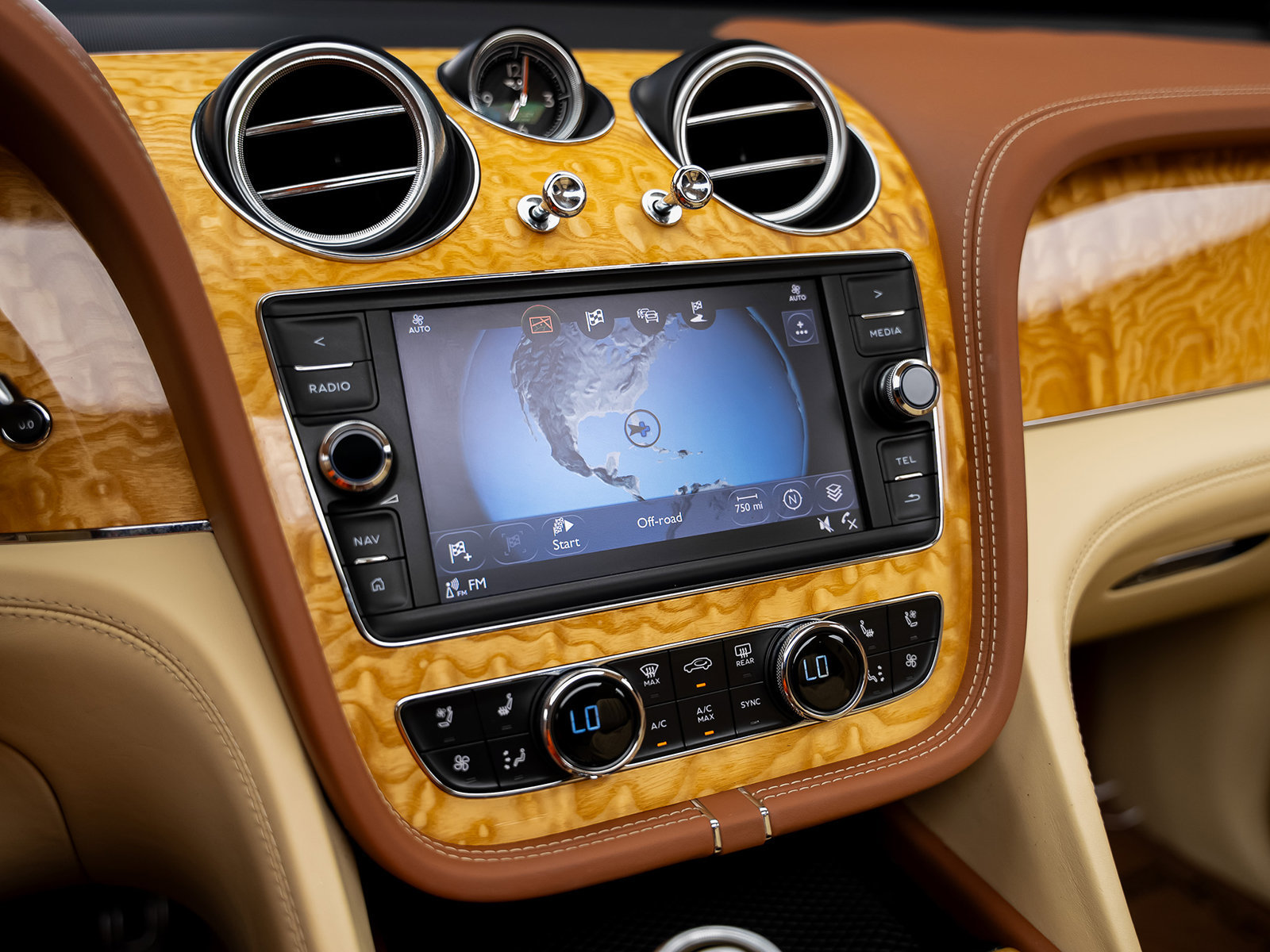 Used 2019 Bentley Bentayga AWD/4WD image 45