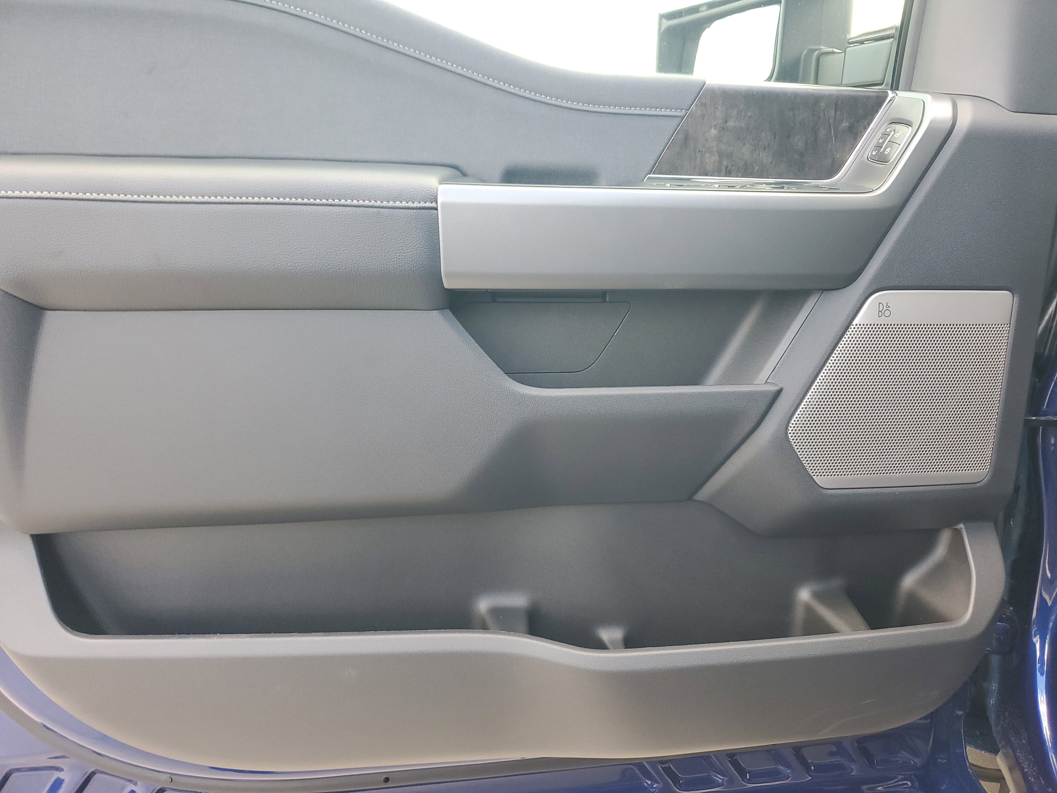 New 2026 Ford F250 Lariat w/ Black Appearance Package image 12