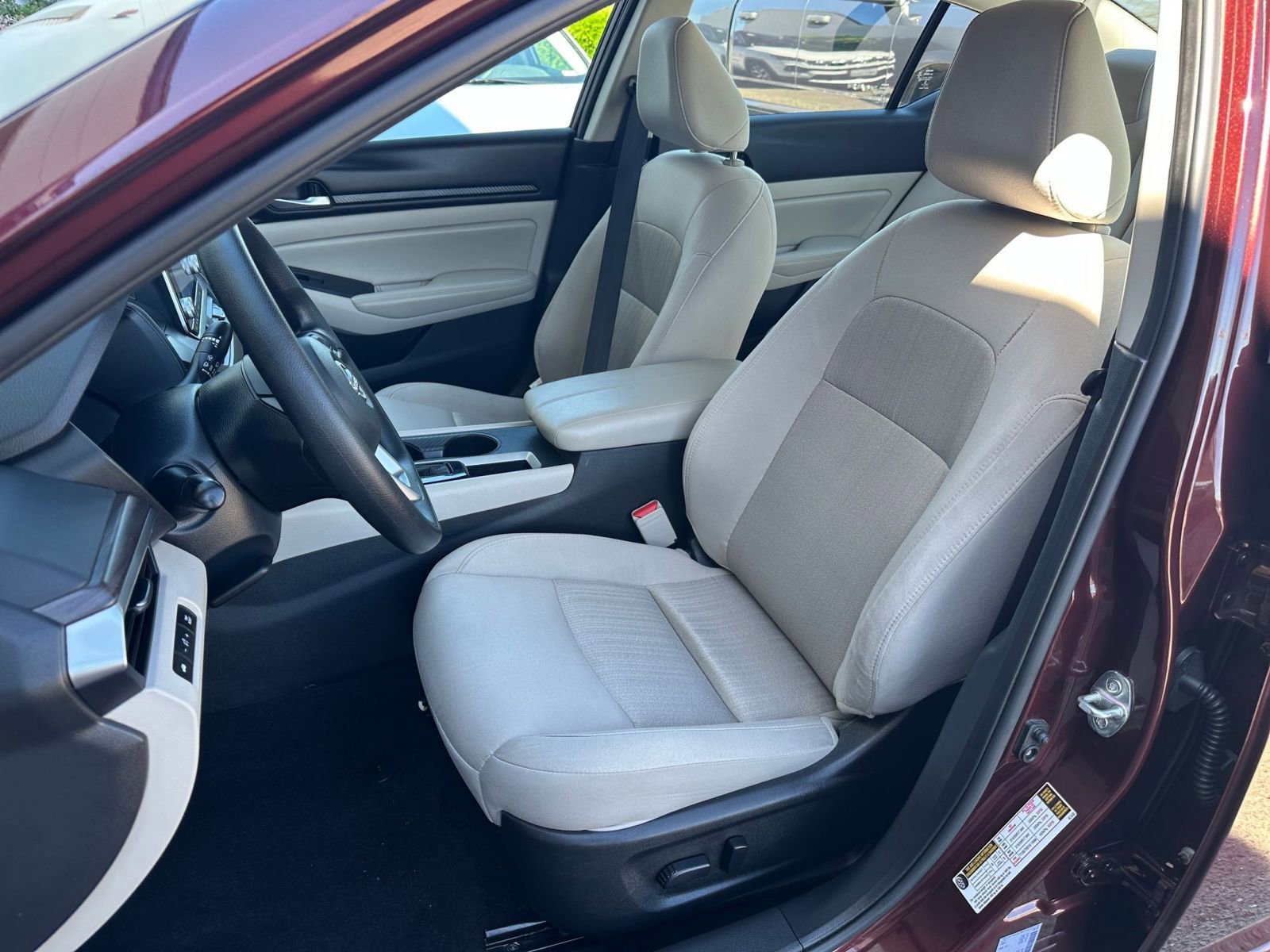 Used 2025 Nissan Altima 2.5 SV image 37