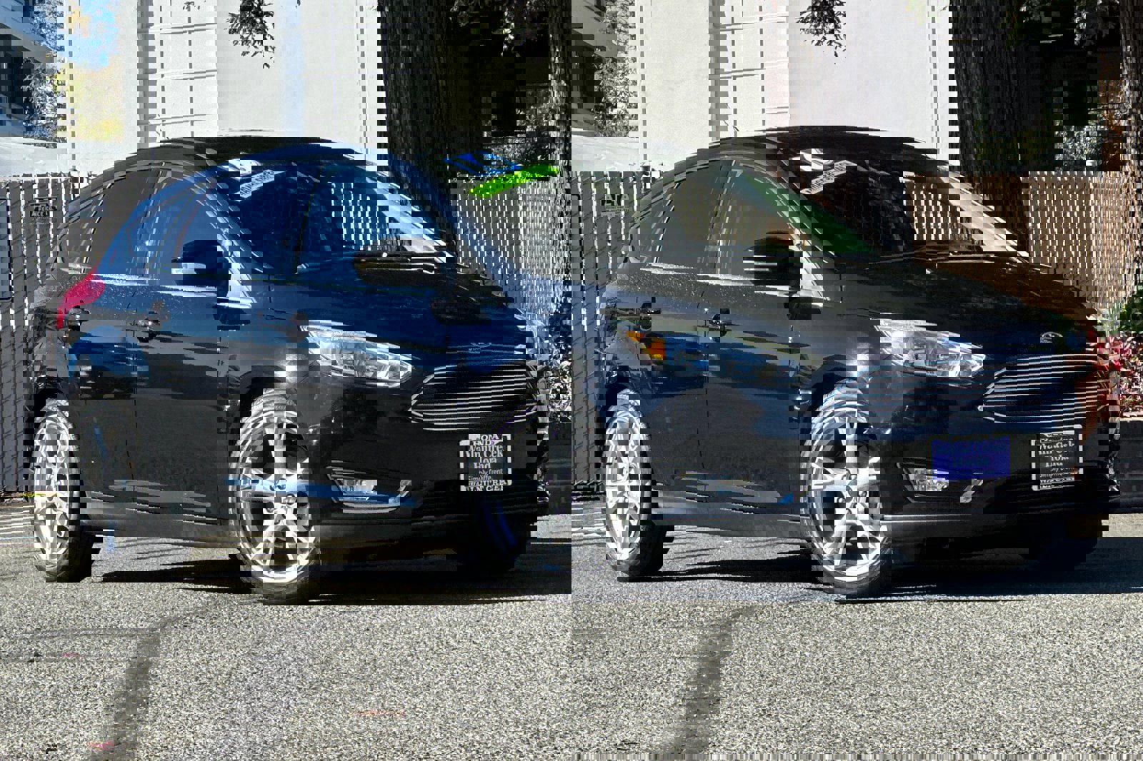 Used 2016 Ford Focus Titanium w/ Titanium Technology Package image 2