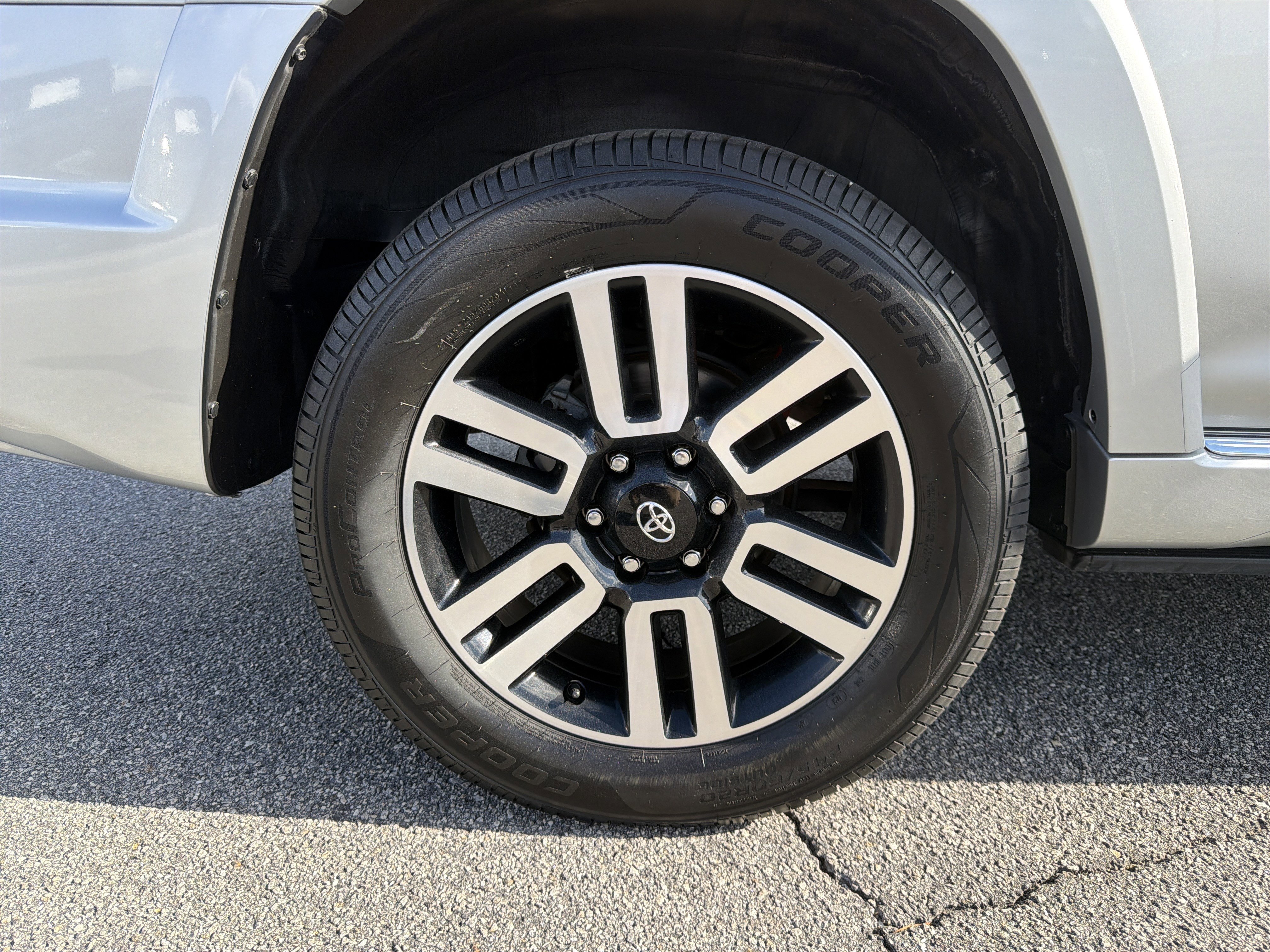 Certified 2022 Toyota 4Runner Limited image 32