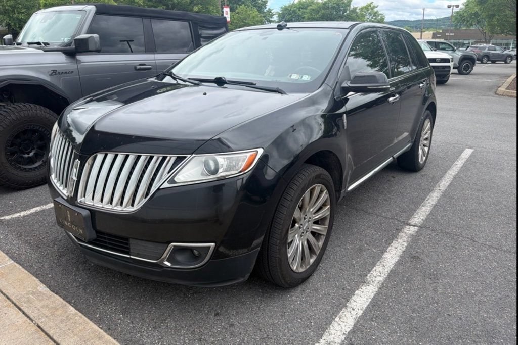 Used 2014 Lincoln MKX AWD w/ Equipment Group 102A image 3