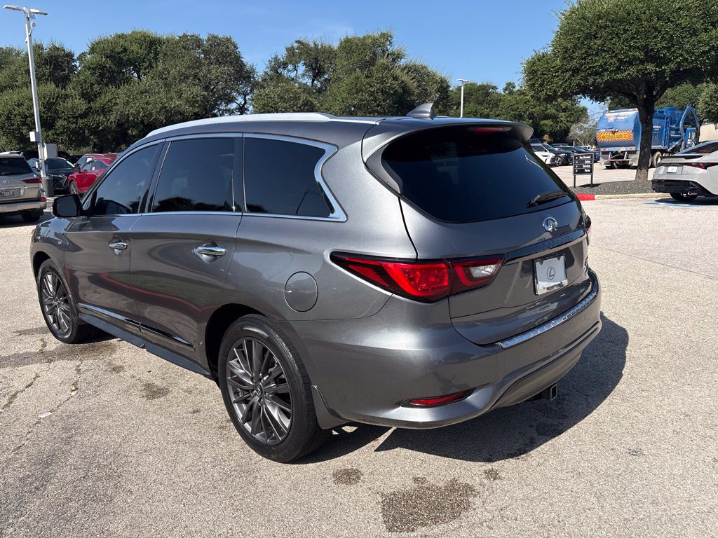 Used 2020 INFINITI QX60 Luxe w/ Edition 30 Essential Package FWD image 3