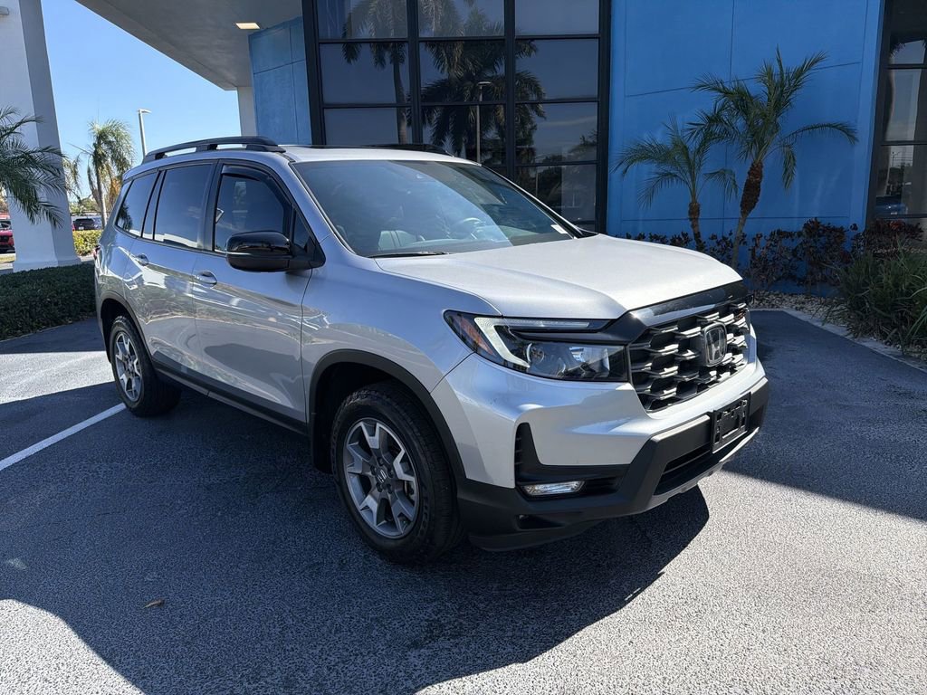 Certified 2023 Honda Passport TrailSport image 2