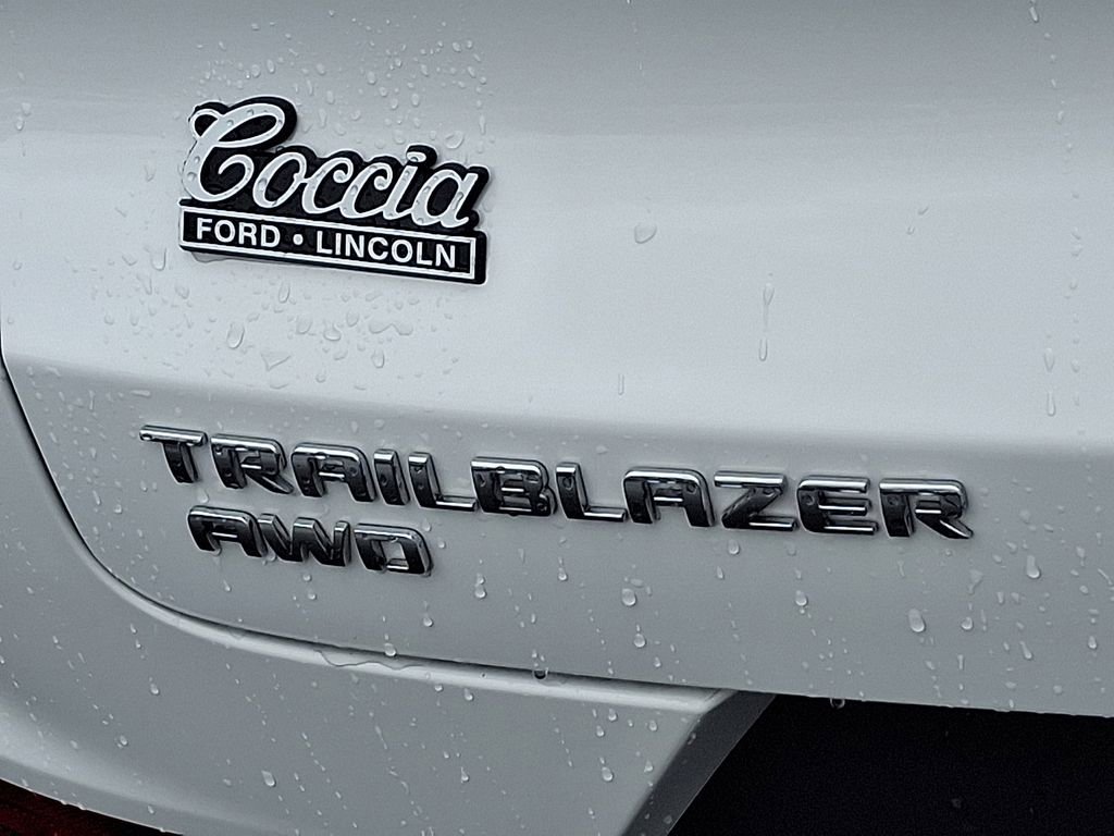 Used 2024 Chevrolet TrailBlazer LT w/ LT Cold Weather Package AWD/4WD image 30