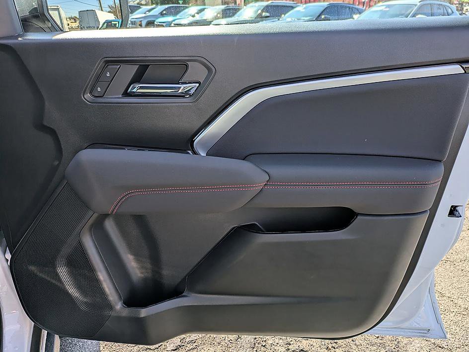 Used 2025 Chevrolet Colorado Z71 image 30