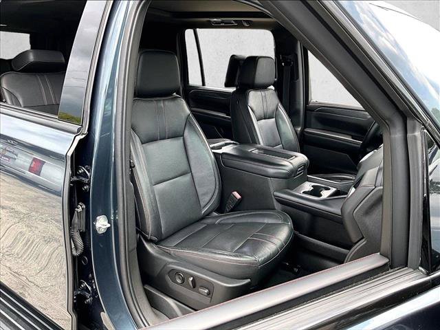 Used 2021 Chevrolet Suburban RST w/ Luxury Package AWD/4WD image 9