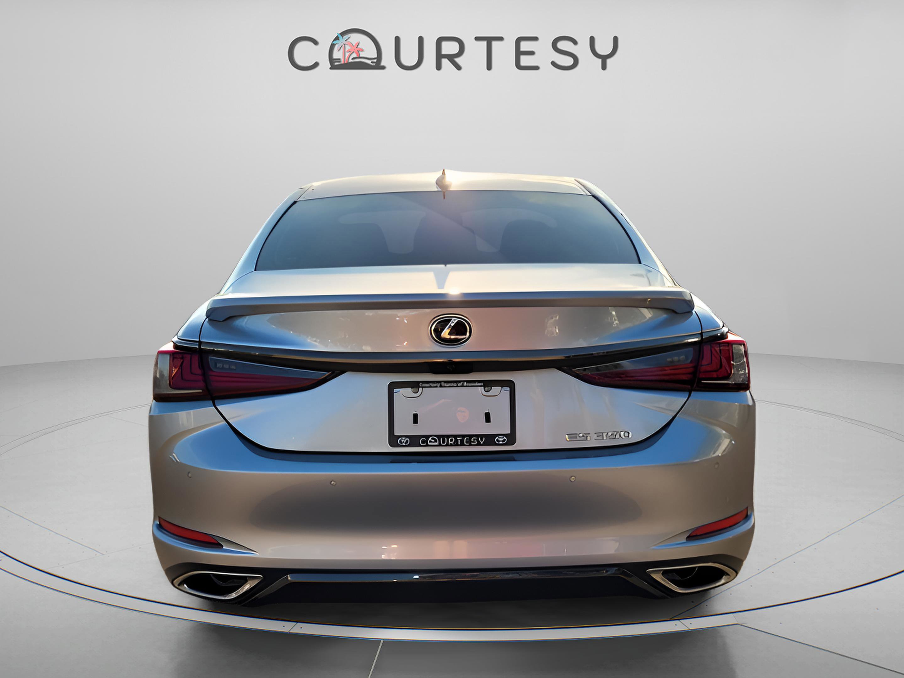 Used 2022 Lexus ES 350 F Sport image 4