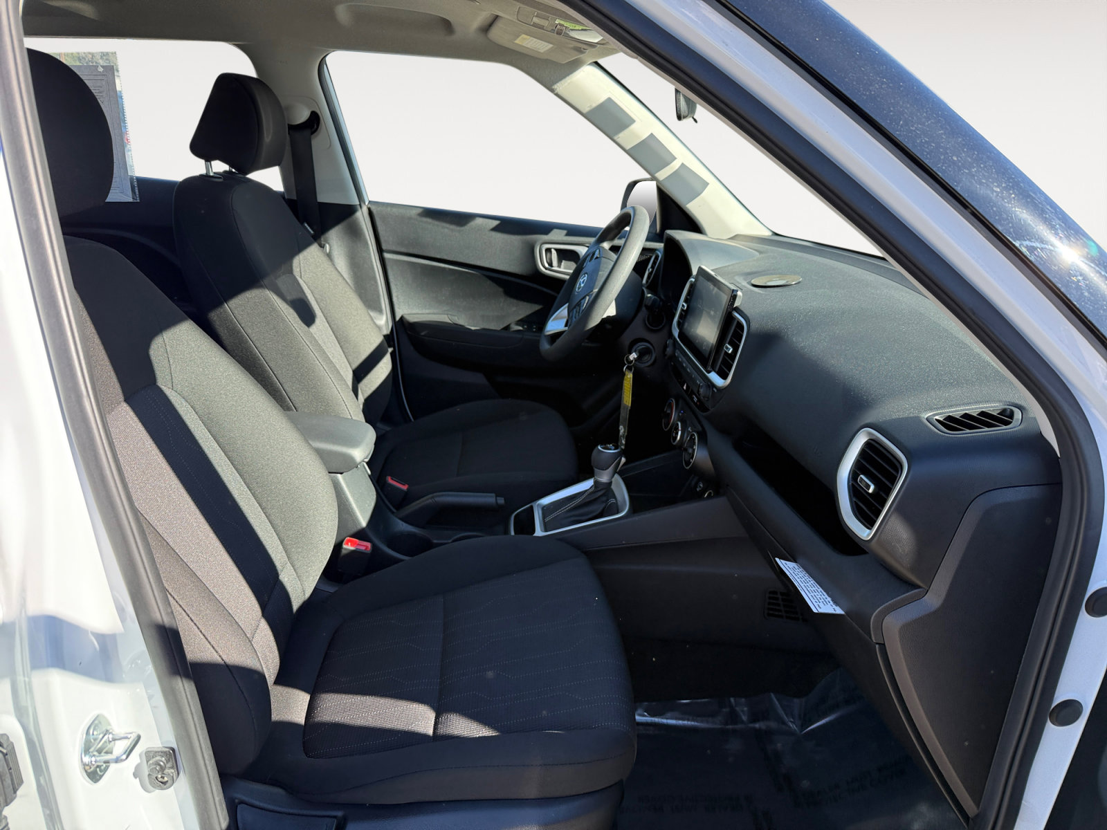 Certified 2023 Hyundai Venue SE image 19