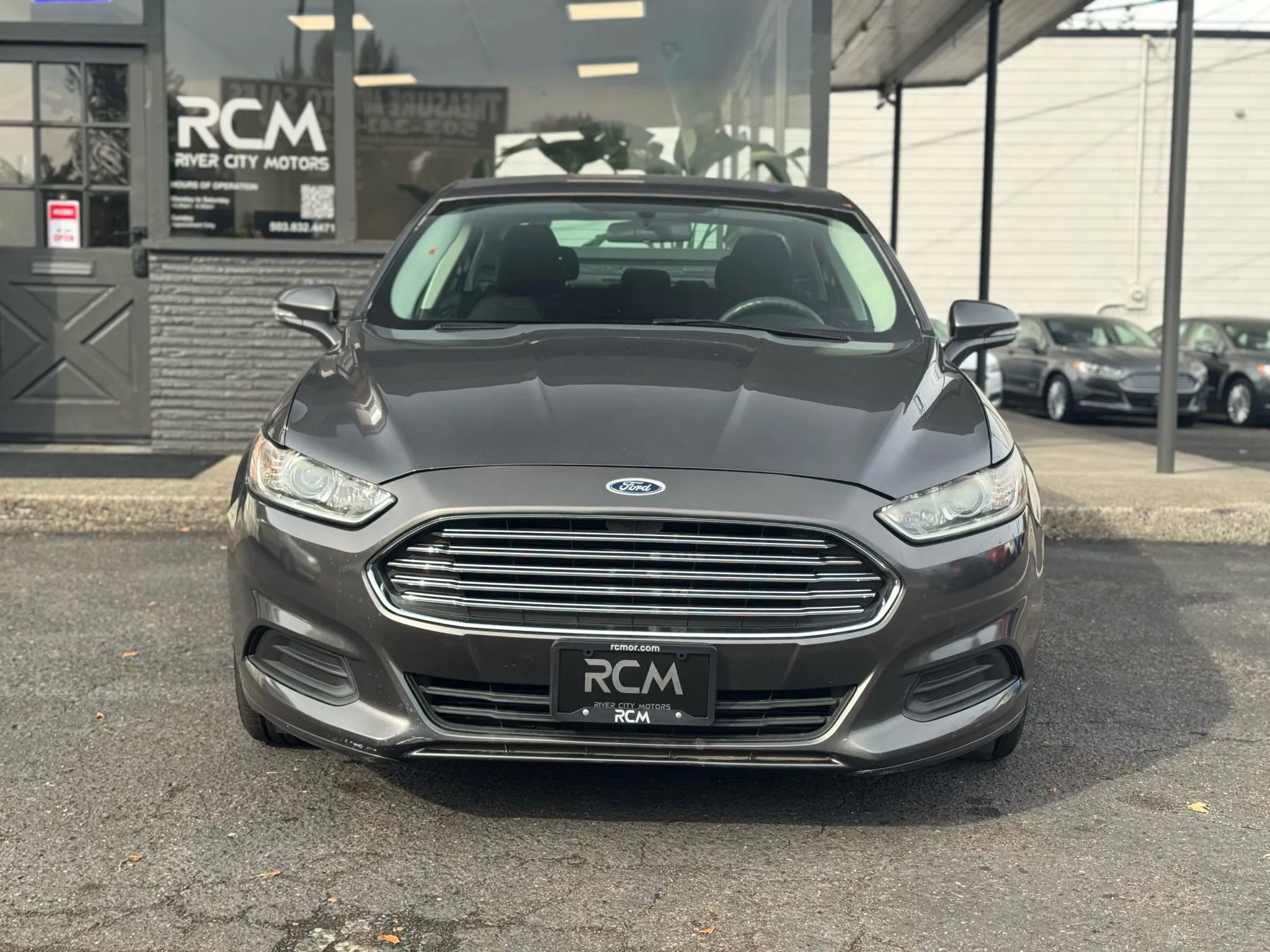 Used 2015 Ford Fusion SE image 2