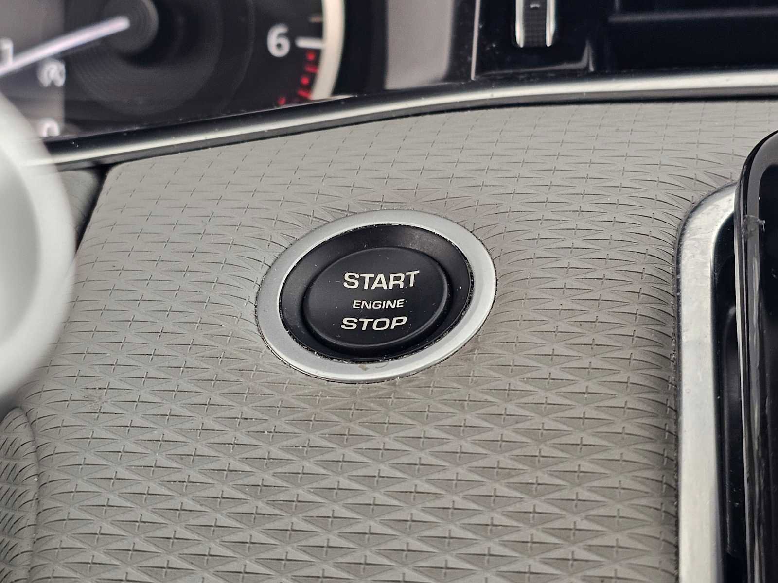 Used 2023 Land Rover Range Rover Evoque S image 29