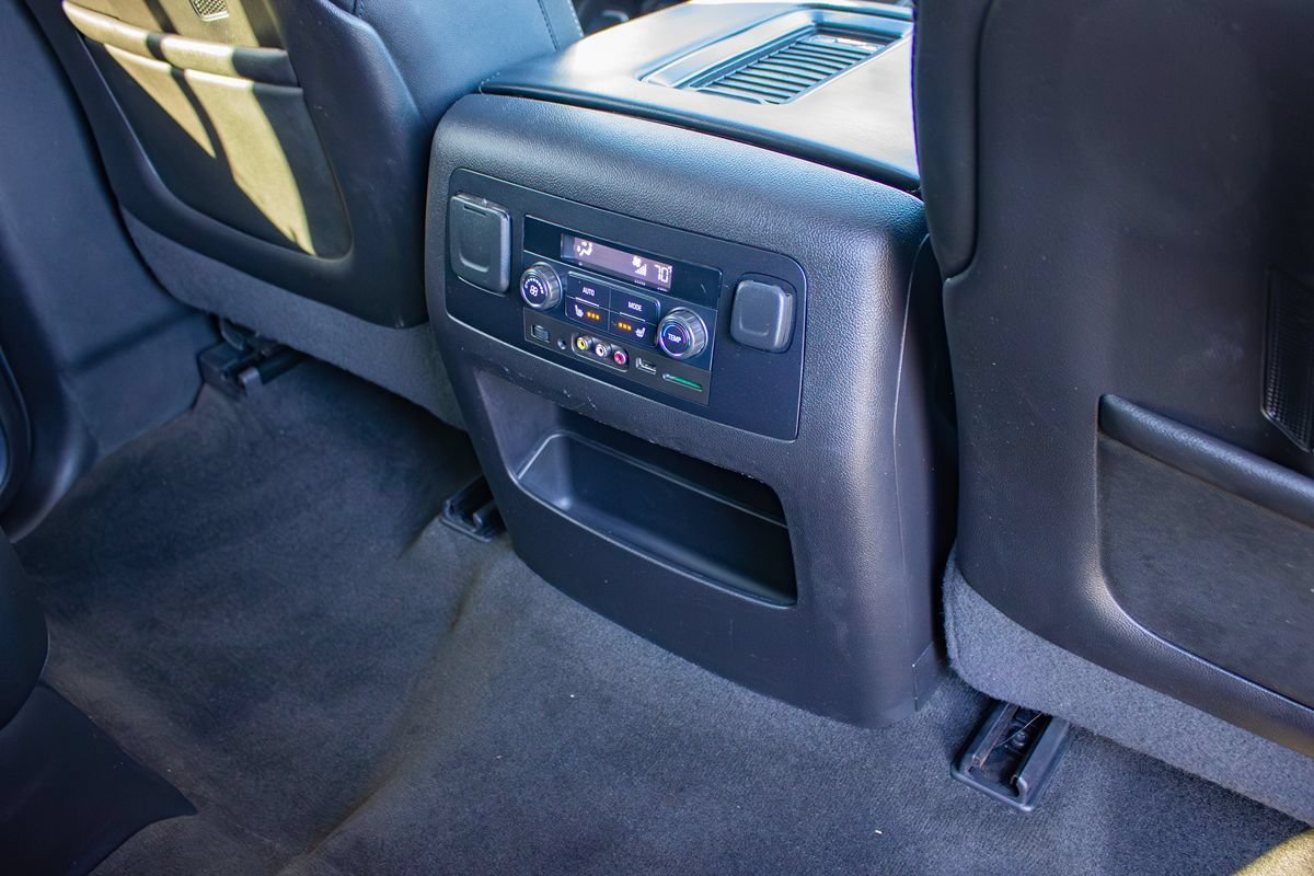 Used 2016 Chevrolet Suburban LTZ AWD/4WD image 33