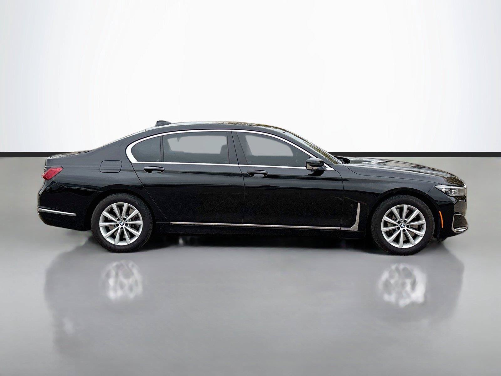 Used 2022 BMW 750i xDrive AWD/4WD image 18