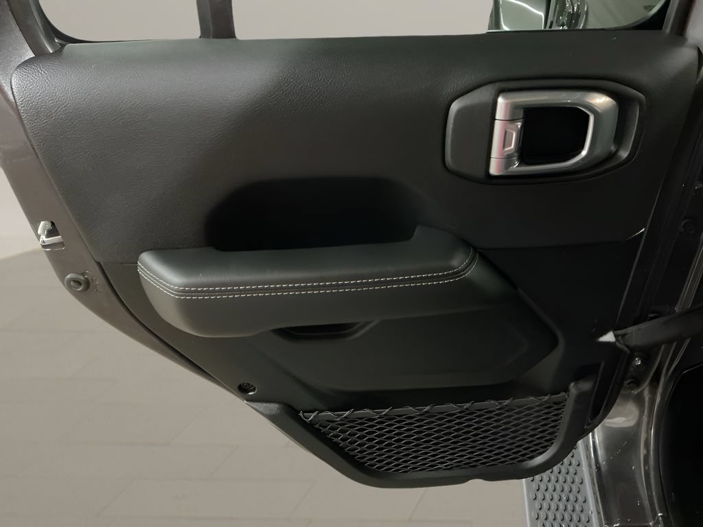Used 2021 Jeep Wrangler Unlimited Sahara w/ Cold Weather Group AWD/4WD image 19