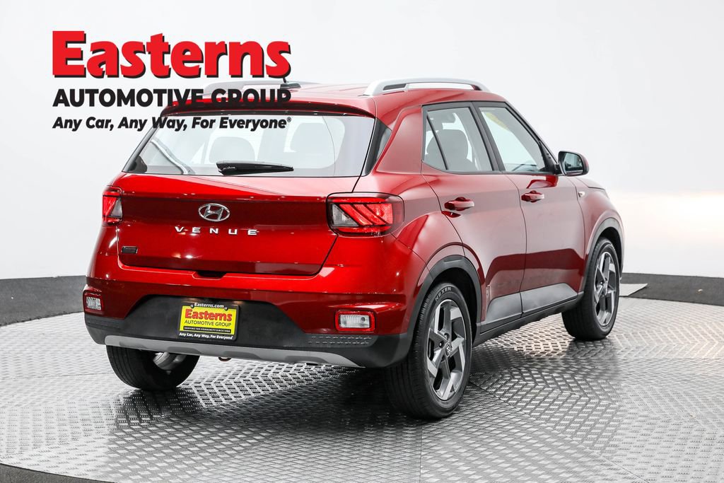 Used 2024 Hyundai Venue SEL image 5