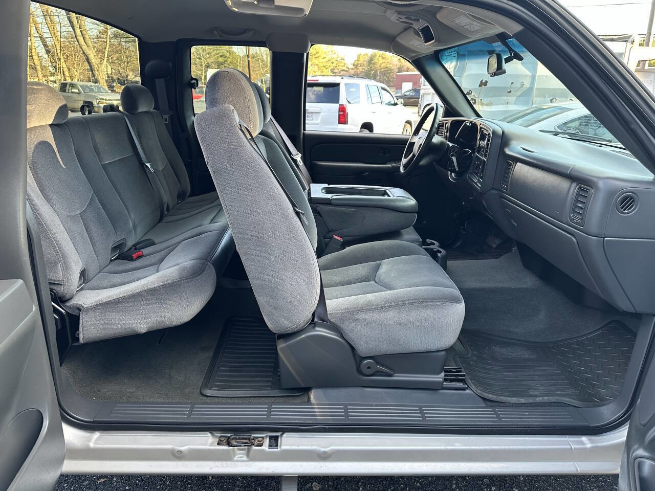 Used 2007 GMC Sierra 2500 SLE w/ Snow Plow Prep Package image 12