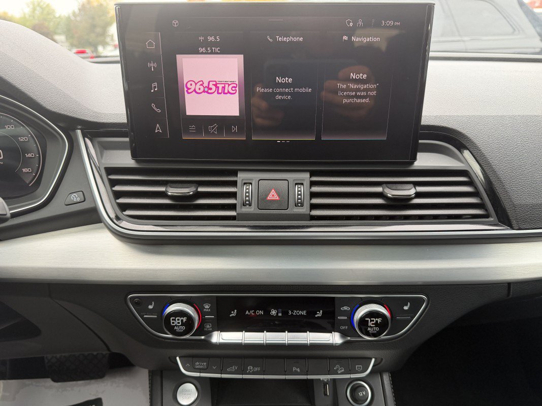 Used 2024 Audi Q5 e Premium Plus w/ Premium Plus Package AWD/4WD image 31