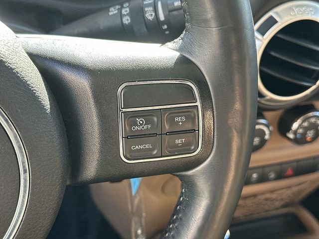 Used 2016 Jeep Wrangler Unlimited Rubicon w/ Connectivity Group image 32