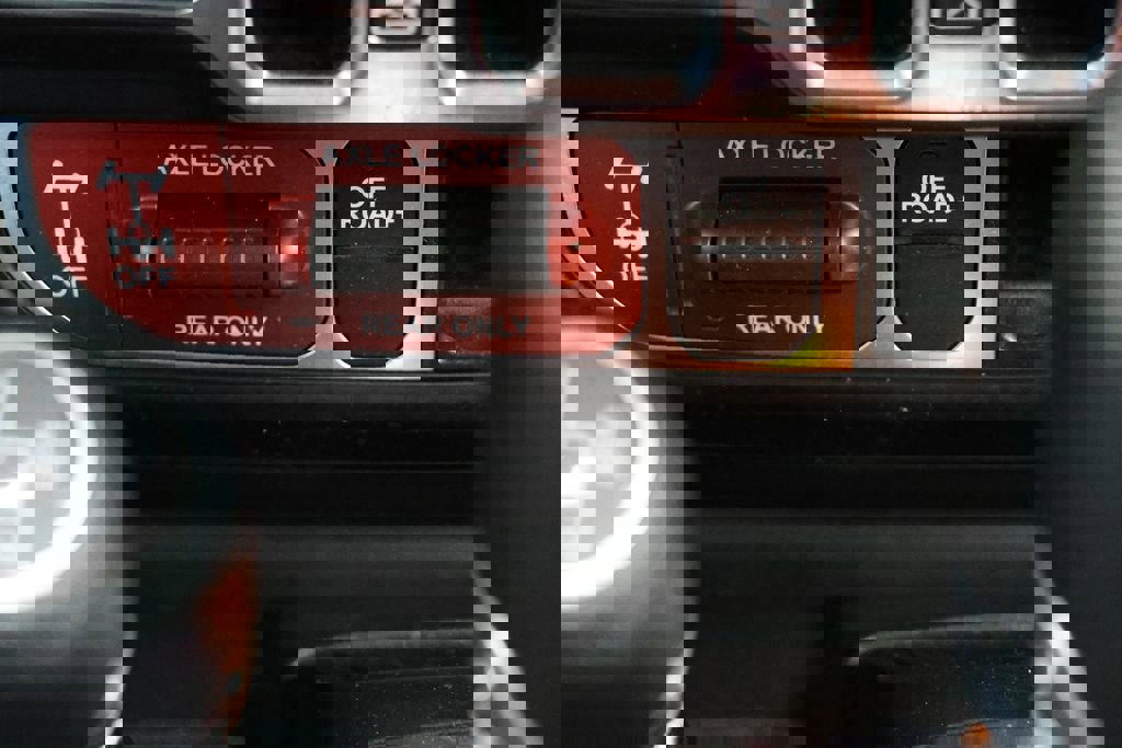 Used 2024 Jeep Wrangler Unlimited image 27