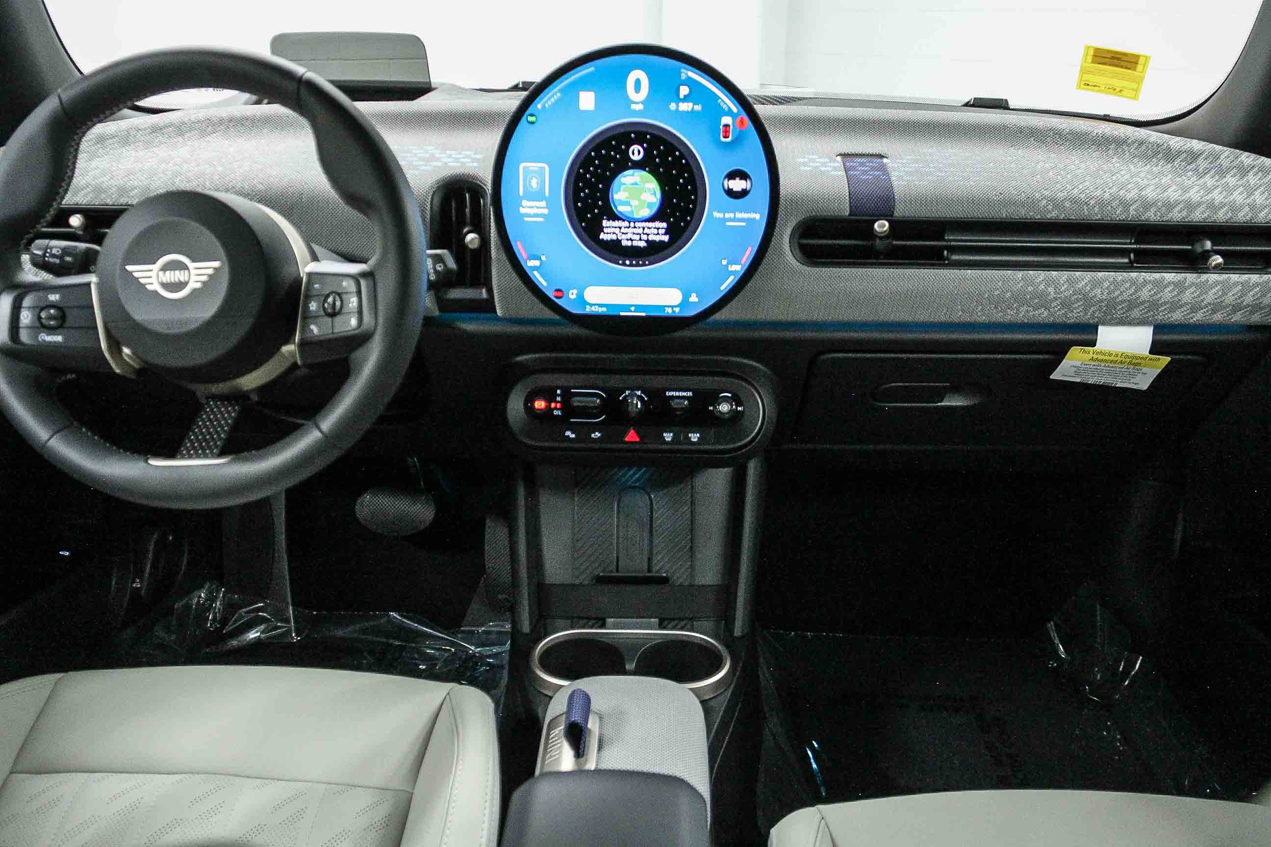 Used 2025 MINI Cooper 2-Door Hardtop image 13