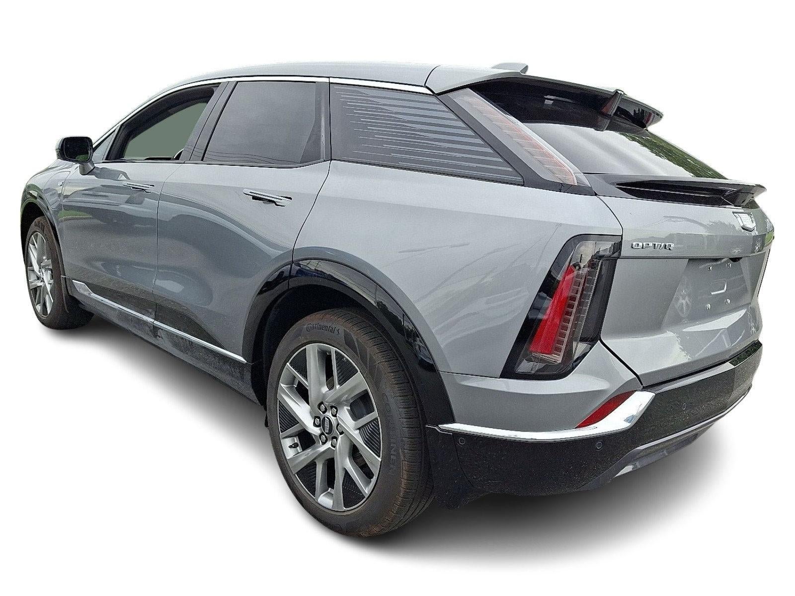 New 2027 Cadillac Optiq Luxury w/ LPO, Floor Liner Package AWD/4WD image 3