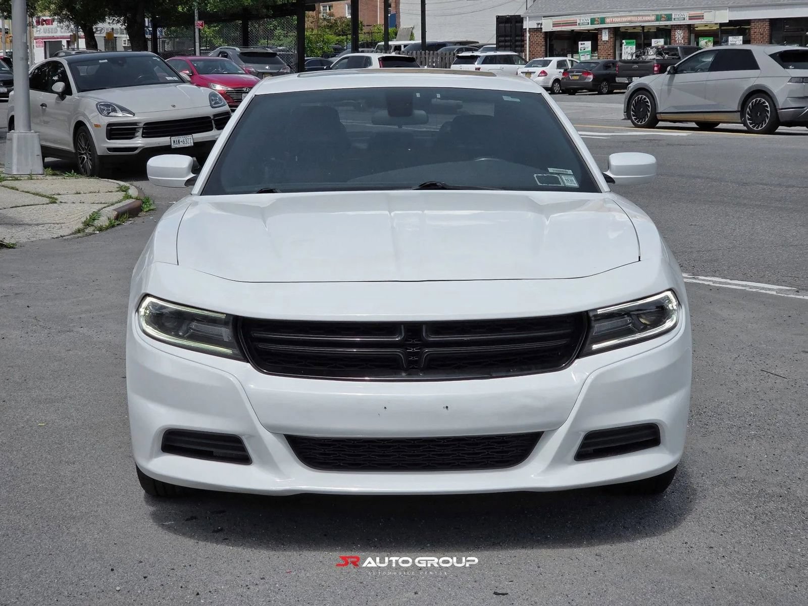 Used 2019 Dodge Charger SXT w/ Leather Interior Group RWD image 3