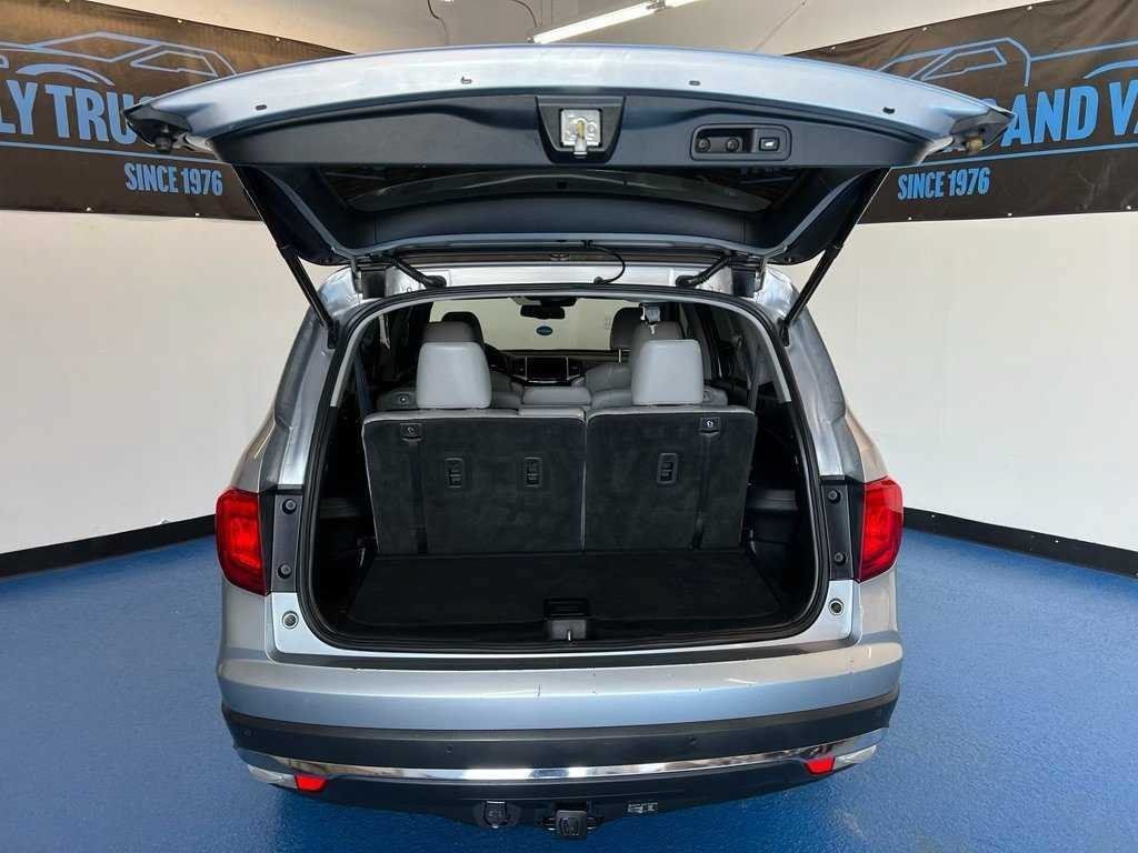 Used 2017 Honda Pilot Touring image 4