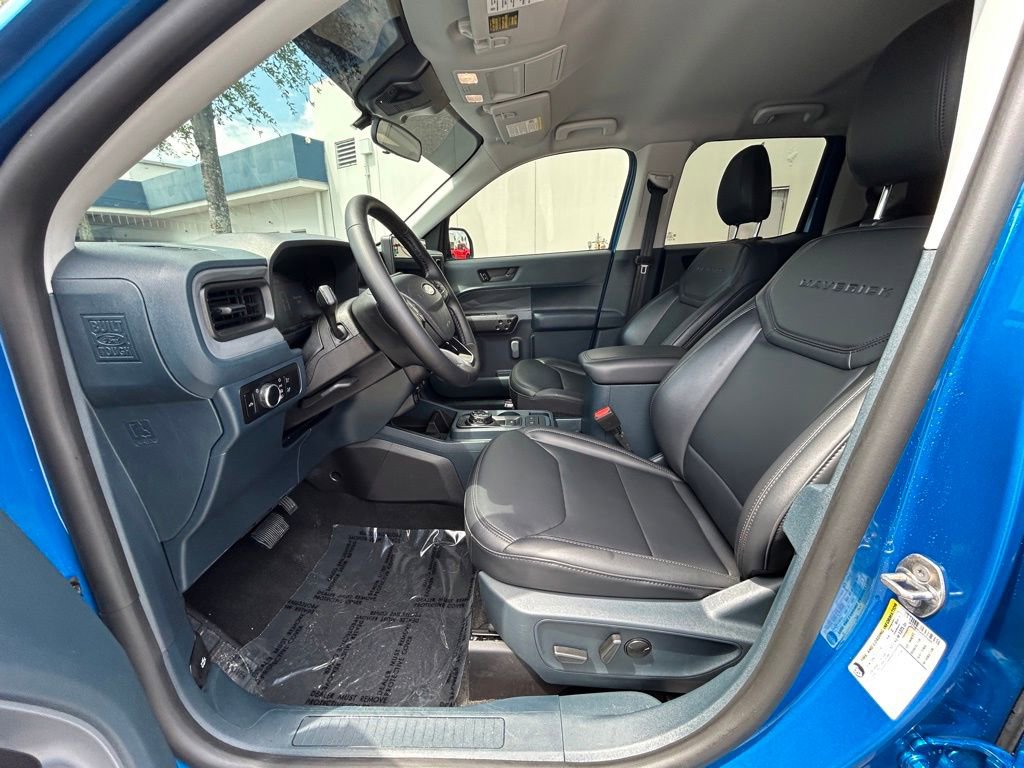 Used 2025 Ford Maverick Lariat w/ Black Appearance Package AWD/4WD image 11