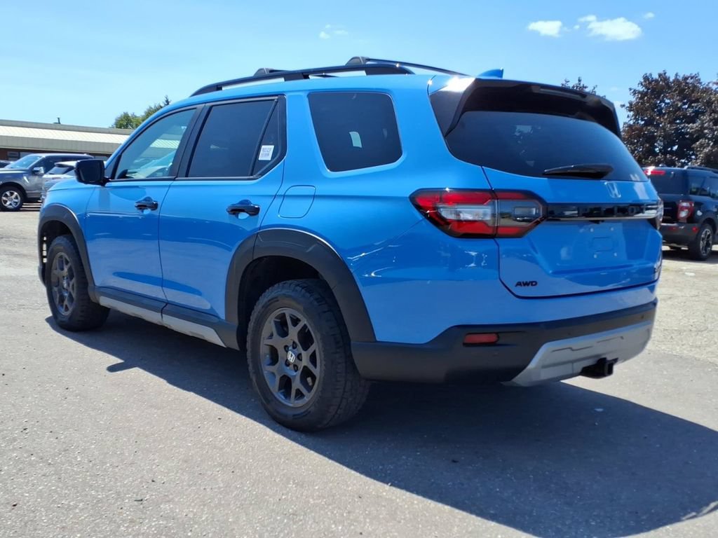 Used 2023 Honda Pilot TrailSport image 6