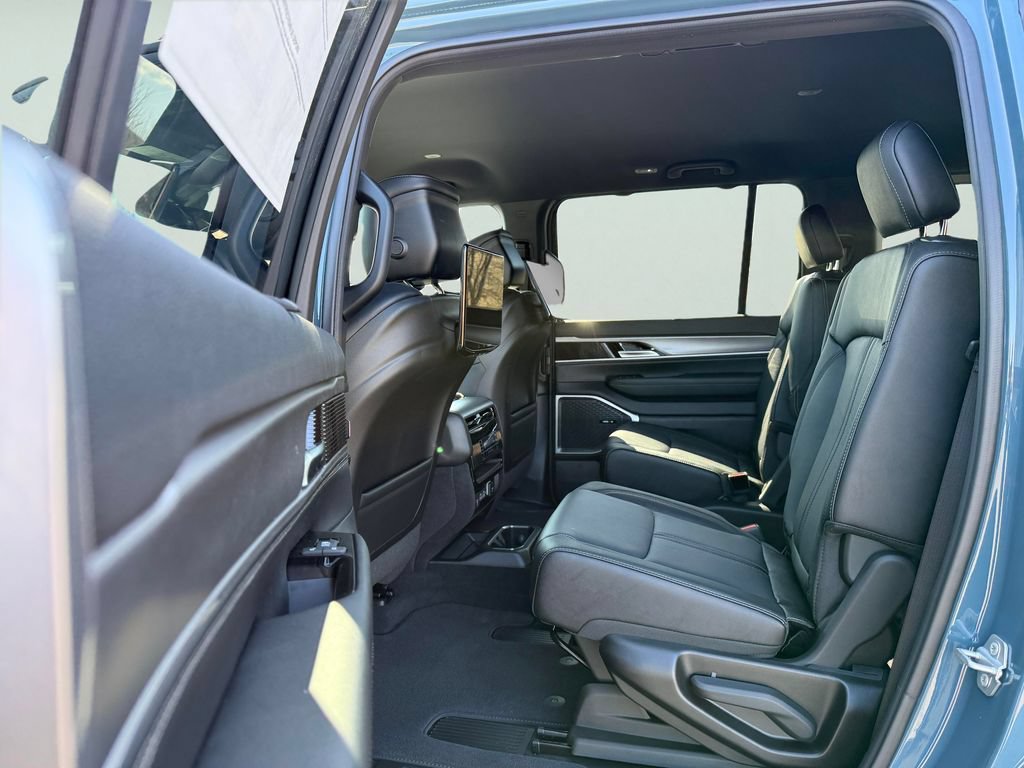 New 2026 Jeep Grand Wagoneer Limited w/ Convenience Group I AWD/4WD image 26