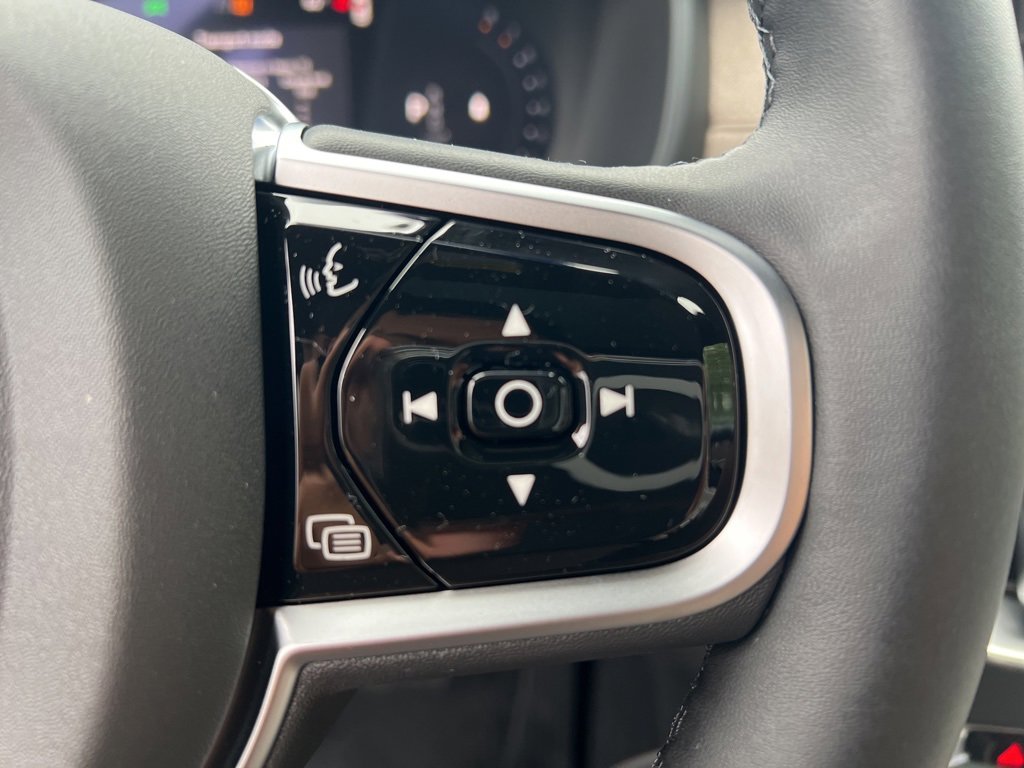 New 2026 Volvo XC90 B6 Plus w/ Protection Package Premier image 19
