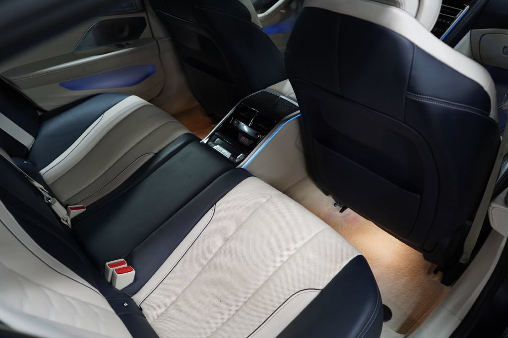 Used 2023 BMW ALPINA B8 xDrive Gran Coupe AWD/4WD image 19