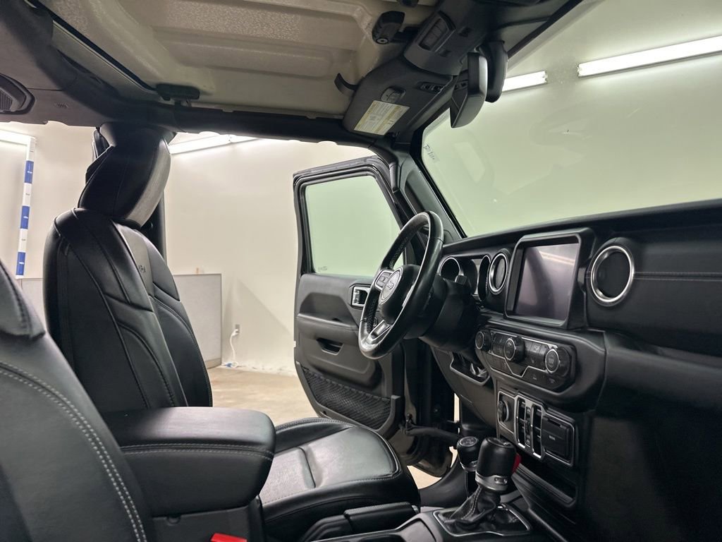 Used 2023 Jeep Wrangler Unlimited Sahara w/ Cold Weather Group AWD/4WD image 21