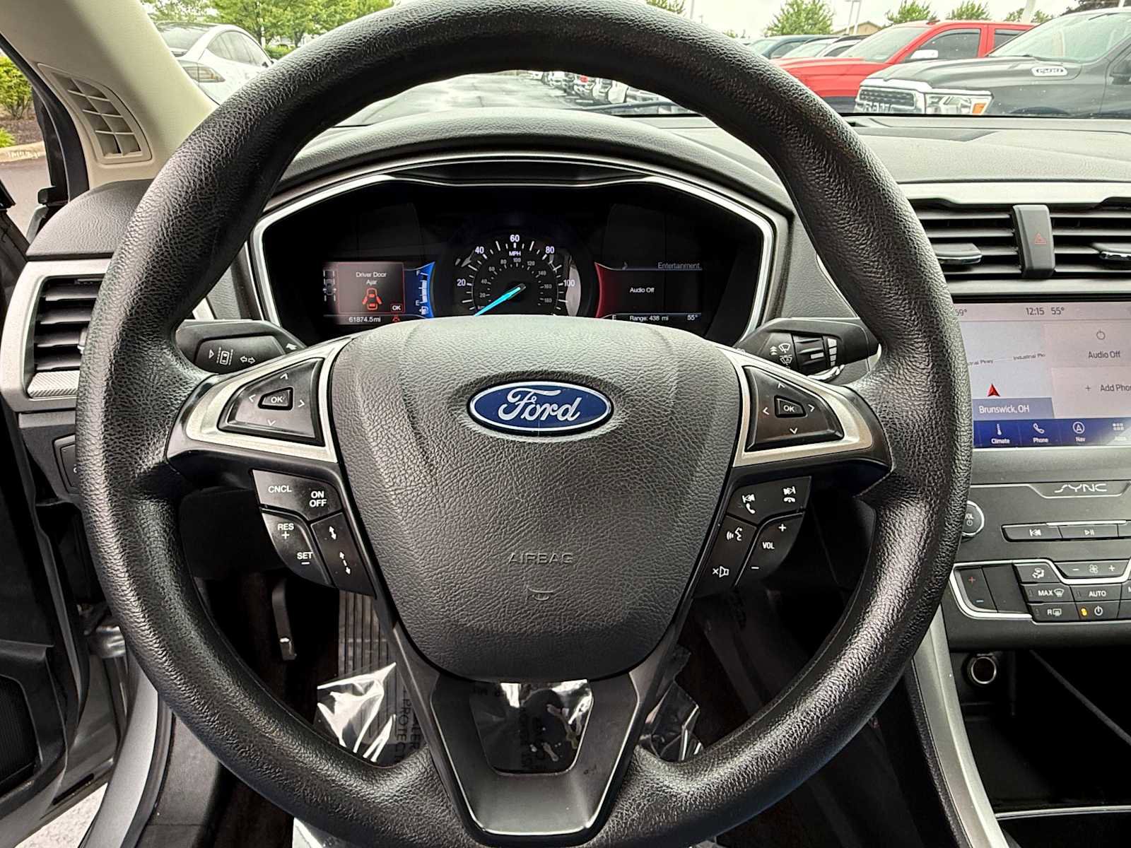 Used 2020 Ford Fusion SE FWD image 15