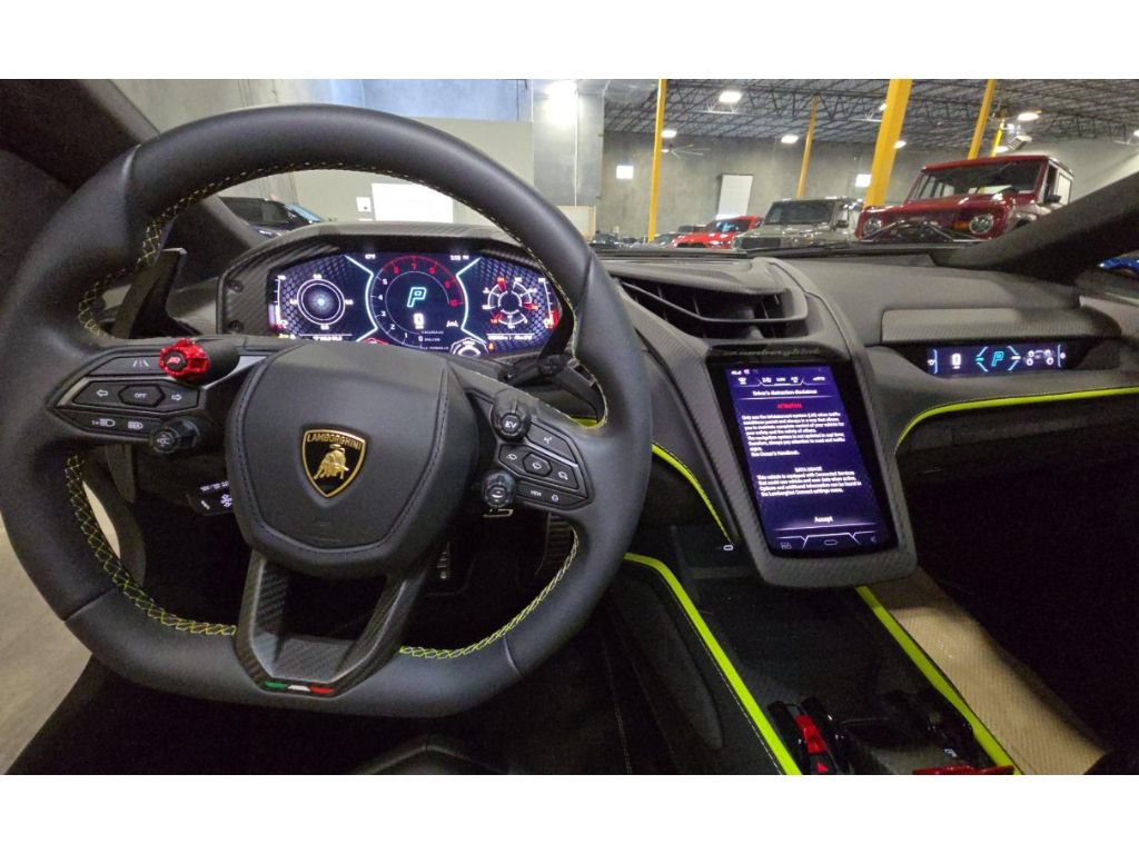 Used 2024 Lamborghini Revuelto AWD/4WD image 5
