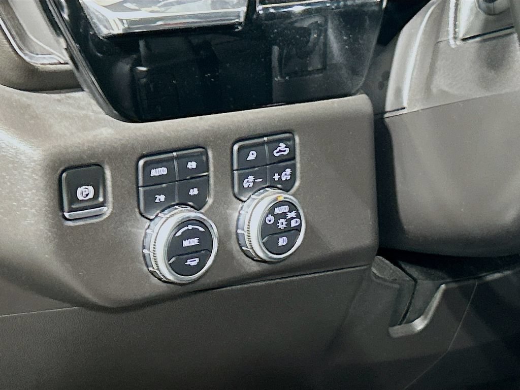 Used 2024 GMC Sierra 1500 Elevation w/ Elevation Premium Package AWD/4WD image 9
