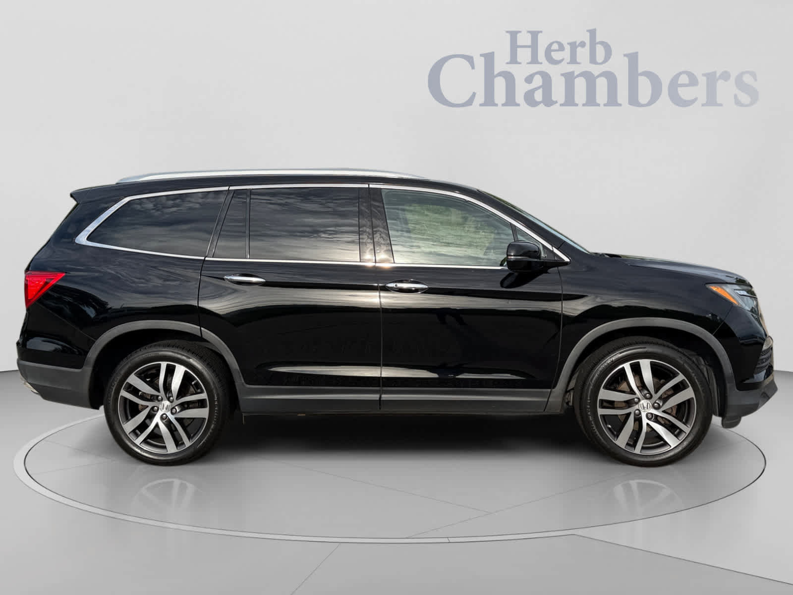 Used 2016 Honda Pilot Elite image 12